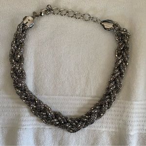 Express statement necklace
